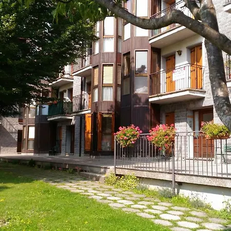 Apartament Brazato *